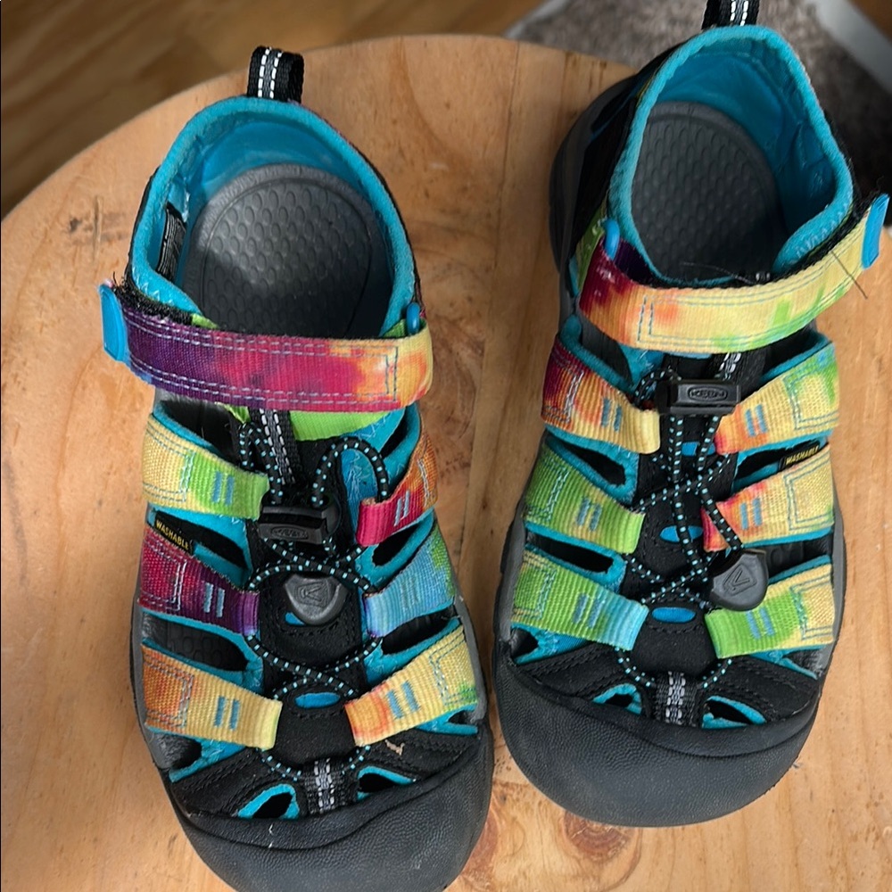 Keen kids multi color Sandals with Adjustable Straps and Sturdy Sole hardly used